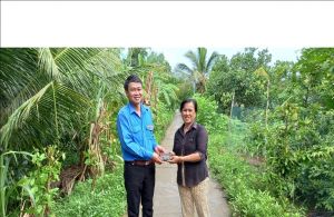 MỖI TUẦN MỘT CÂU CHUYỆN ĐẸP: Thanh niên trả lại chiếc bóp có nhiều tiền cho người đánh rơi.