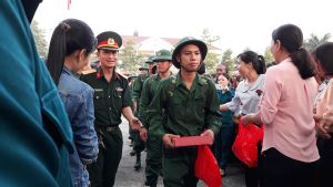 Huyen Đoan Binh Tan ho tro thanh nien nhap ngu 2020